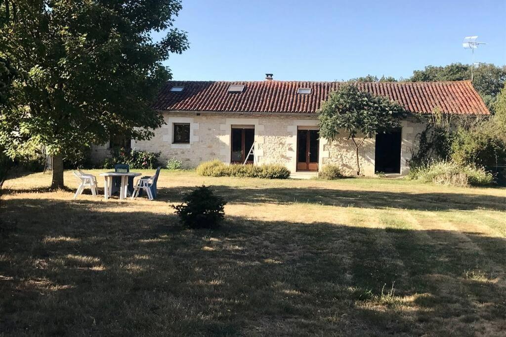 La Fermette Aux Lamas Savigny-Lévescault Zewnętrze zdjęcie